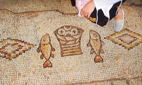 097-Табха-мозаика с рыбами и хлебом